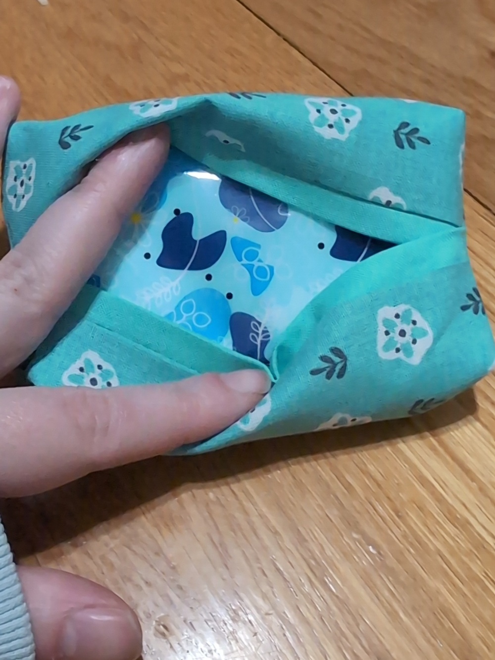 Turquoise Floral Cotton Pocket Tissue Holder - Picture 2 of 3